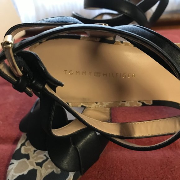 Tommy Hilfiger - Heeled Sandals SIZE 7.5 - Black - Picture 7 of 8